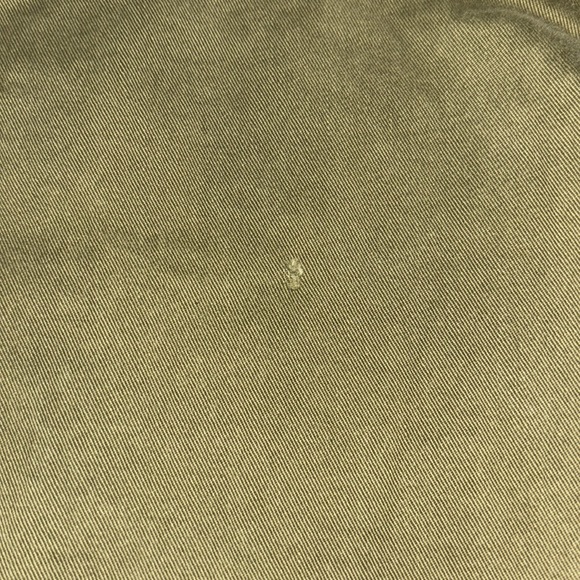 Mens Gap khakis size 36x34. Small tear on left buttock area. - Picture 4 of 4